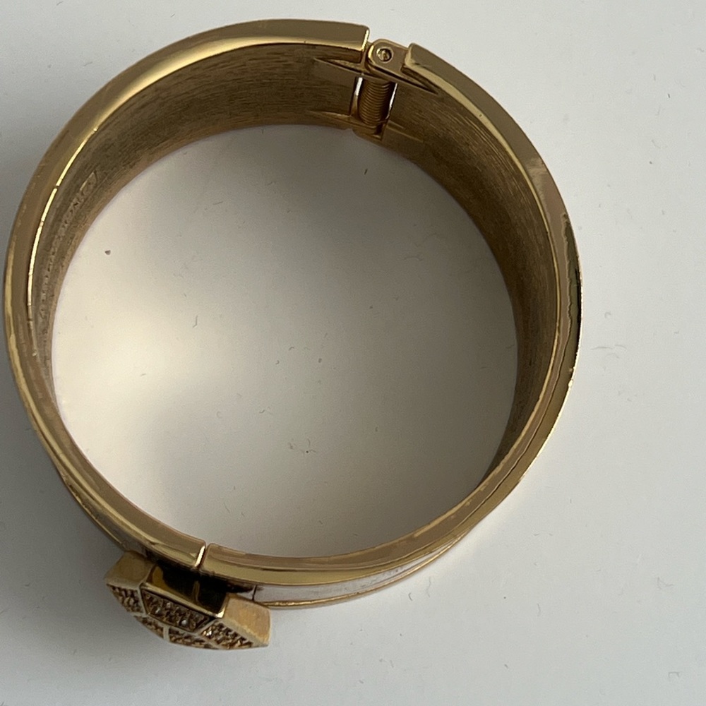 Gold Vince Camuto bracelet - Picture 2 of 4